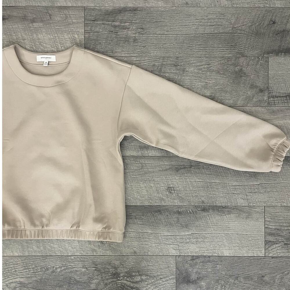 Banana Republic Women's Beige Crew Neck Sweatshirt - Picture 4 of 6